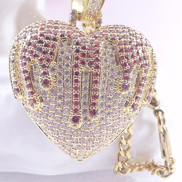 💚 Icy Bloody Heart + 24" Cuban Chain - Picture 2 of 8